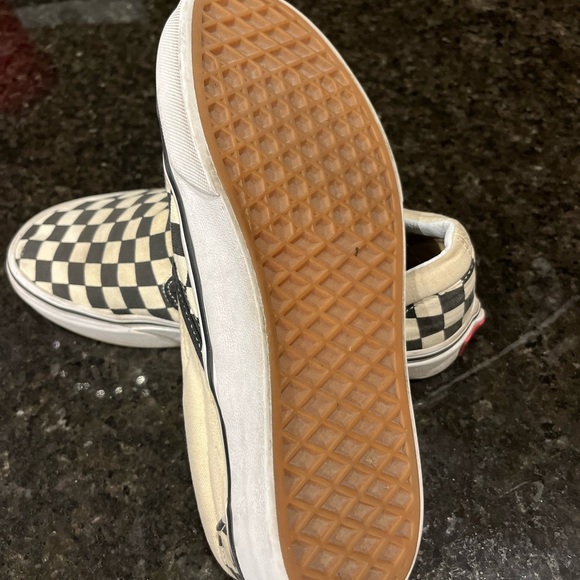 Vans slip on checkered No lace shoes - Picture 2 of 6